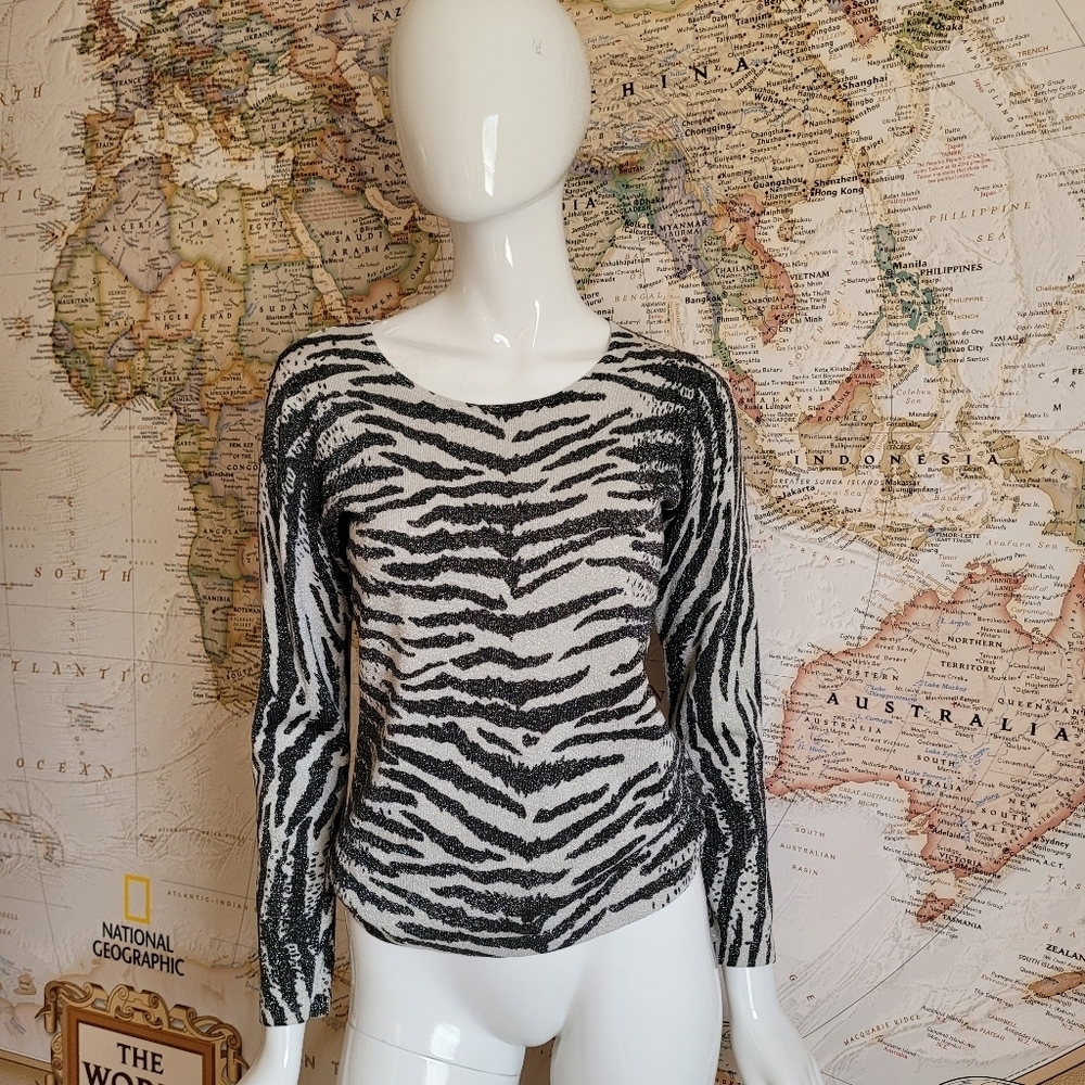 NYGARD Collection scoop neck black gray zebra top metallic thread edgy mobwife S